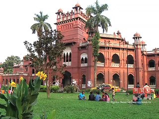 অসম্পূর্ণ প্রশ্নপত্রে ভর্তি পরীক্ষা দিল ঢাবি'র 'গ' ইউনিটের পরীক্ষার্থীরা