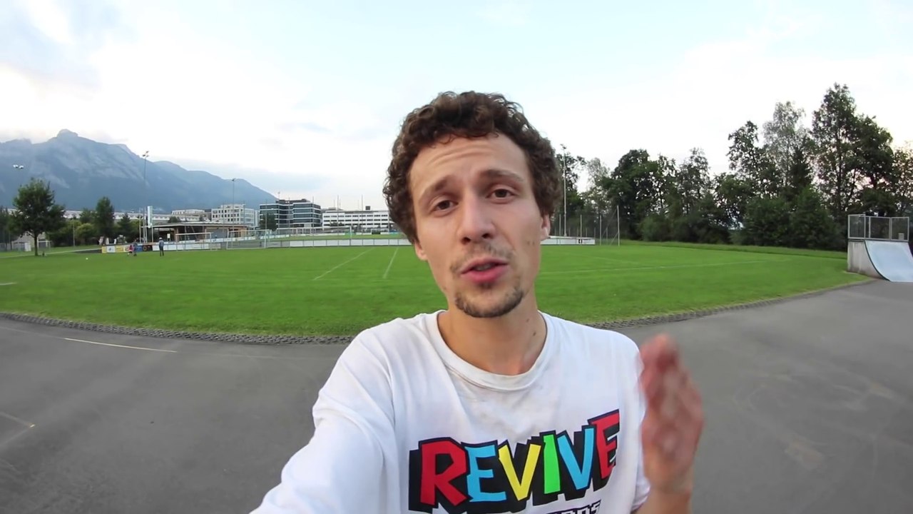 Il fait les tricks du jeu Tony Hawk en vrai ! Skateboard !