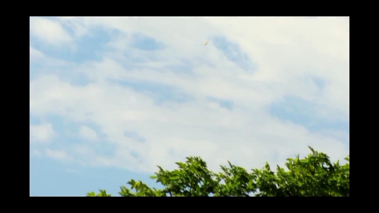 18.5.2012 12:00 EDLD Extra Plane near my house Germany making crazy stunts over Voerde