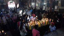 Cientos de guatemaltecos adoran a su “santo” San Simón”