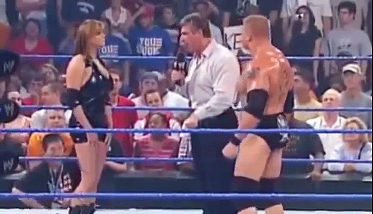 Brock Lesnar attacks Stephanie Mc Mahon 2016