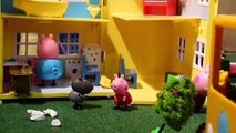 Thomas le train déraille Peppa Pig et ses amis à la rescousse | Les histoires de Peppa pig