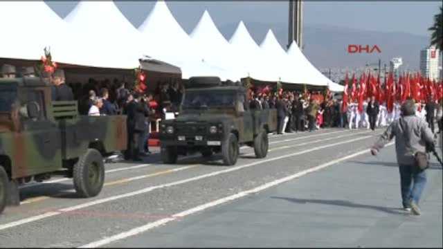 Izmir Cumhuriyet Bayramı Izmir'de Cumhuriyet Meydanı'nda Törenlerle Kutlanıyor-2