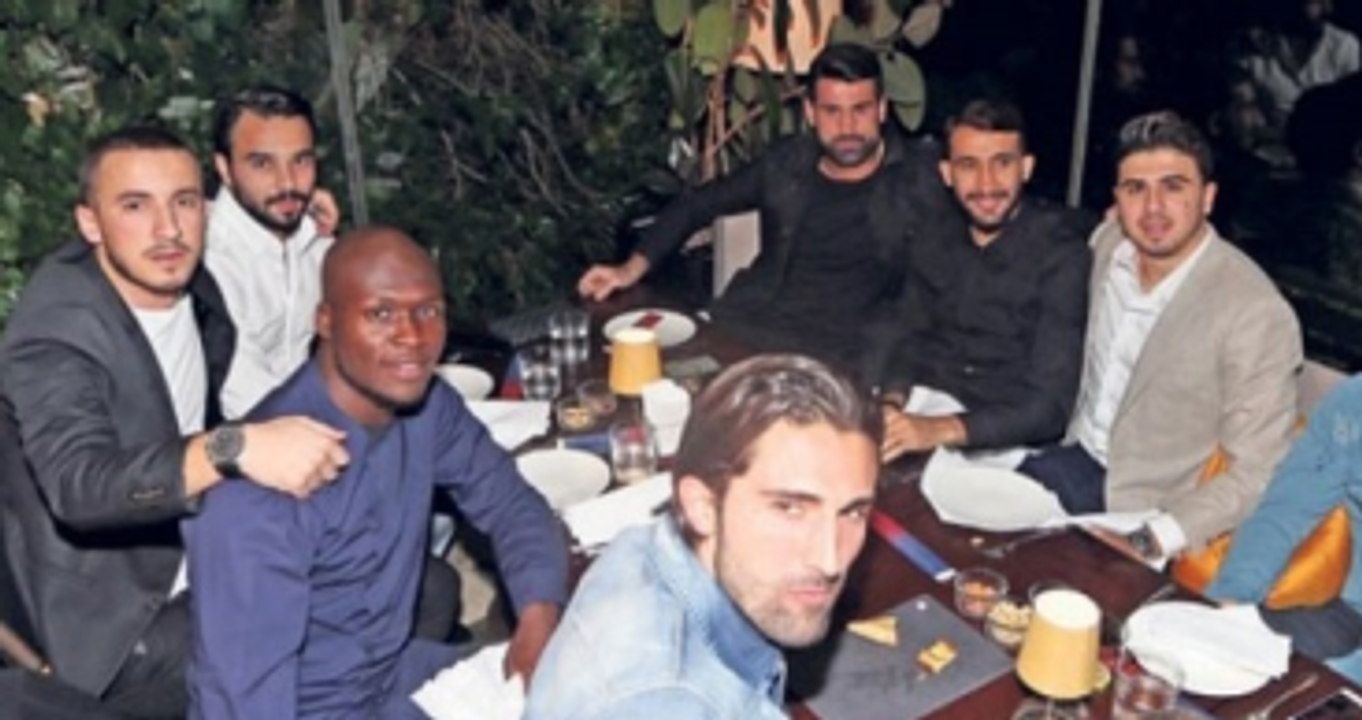 Volkan Demirel'in Doğum Gününe Katılan Oyuncular, Şampiyonluk Sözü Verdi