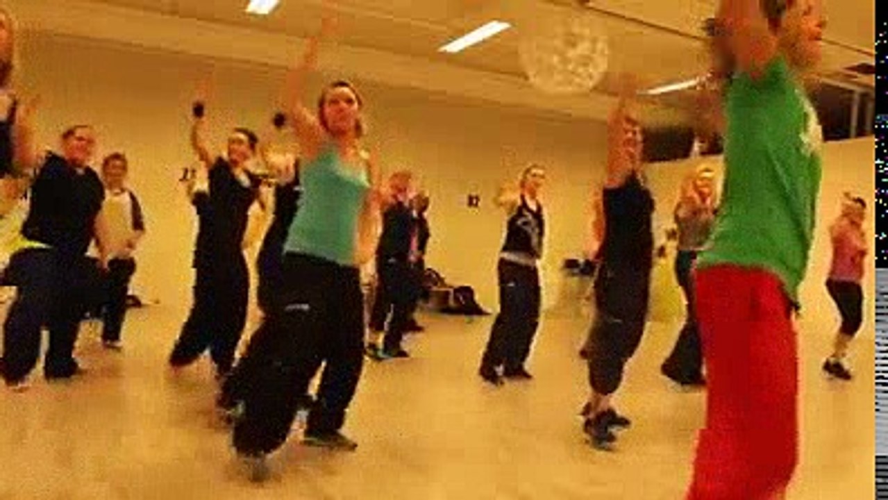 (( İzleyin ; Hemen spora başlamak isteyeceksiniz ))