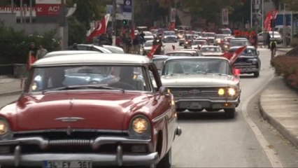 Klasik Otomobillerden Cumhuriyet Konvoyu