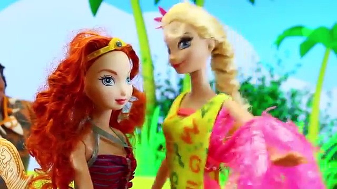 Moana Dolls Parody New DISNEY Princess Movie Story with Frozen Elsa, Merida & Barbie + Big Maui Doll