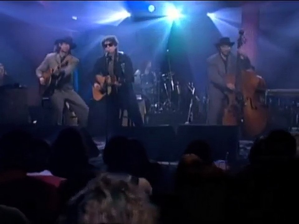 নোবেল পুরস্কার গ্রহণ করছেন বব ডিলান