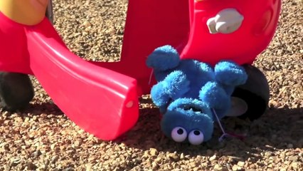 Download Video: Cookie Monster Drives Lightning McQueen Power Wheels and Cookie Monster Driving Cozy Coupe