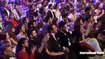 Urwa and Farhan Excellent Dance Performance in Awards Show