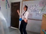 Pakistani School girls Dance,Must watch Video