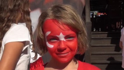 Kemer Turistler Bedenleriyle "93'üncü Yıl" Yazdı