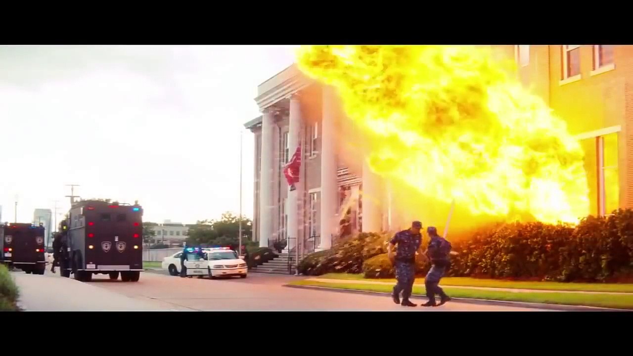 2 Guns Official Red Band Trailer (2013) - Denzel Washington Movie HD (2) (2) (2)