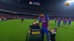 FC Barcelona: Luis Suárez shows off the Golden Shoe before the game against Granada