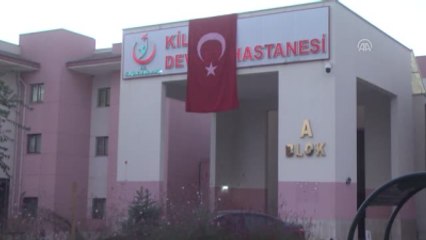 Öso Ile Deaş Arasındaki Çatışmalarda Yaralanan 5 Suriyeli, Tedavi Için Kilis'e Getirildi