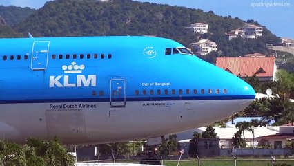 Extreme Jetblast blowing people away - Maho Beach, SXM, St. Maarten - 2014-01-14