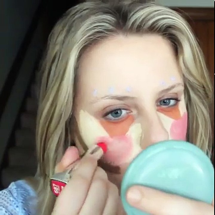 Son maquillage la métamorphose