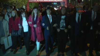 Bursa'da On Binler Cumhuriyet Için Yürüdü