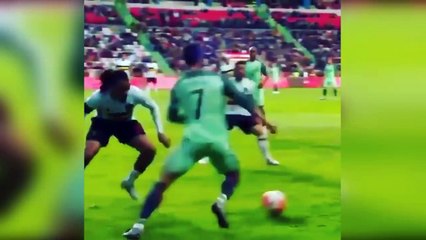 下载视频: Best Soccer Football VINES Compilation With Drops ★ Goals, Skills, Tricks, Fails