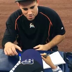 Mira el tierno gesto que tuvo el beisbolista José Fernández con un niño