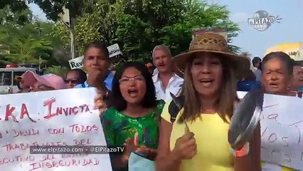 Maestros exigieron  pago de deudas