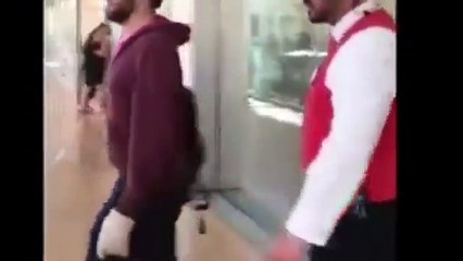 El hombre furioso entro a una tienda furioso