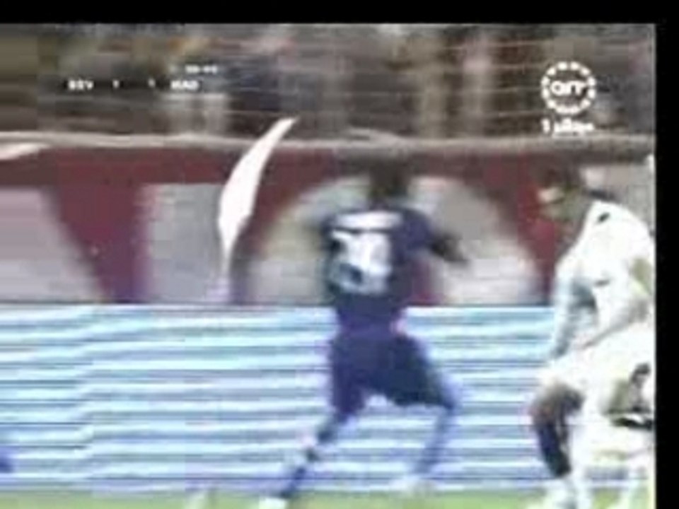 Saviola vs sevilla
