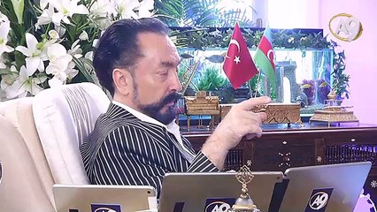 Münafık saygı olmayan, her türlü züppelik olan sürekli olay çıkaracağı bir hayat ister