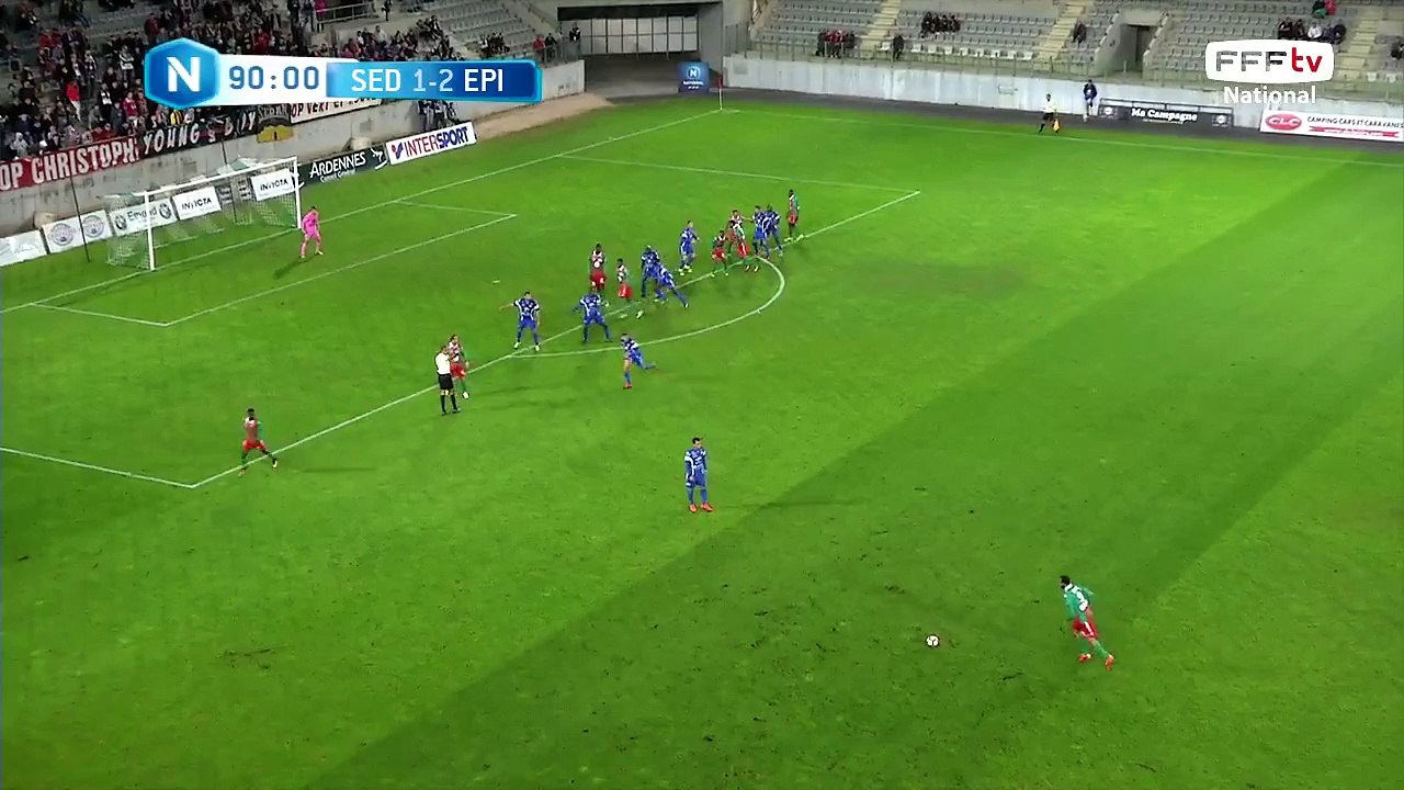 Coup franc d'Omrani qui suit bien mais voit sa...
