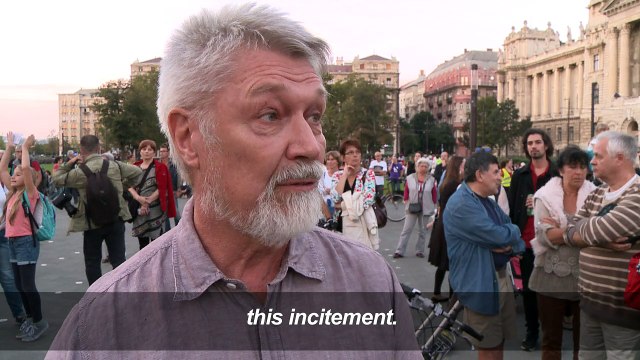 Thousands protest Hungary referendum on migrant quota