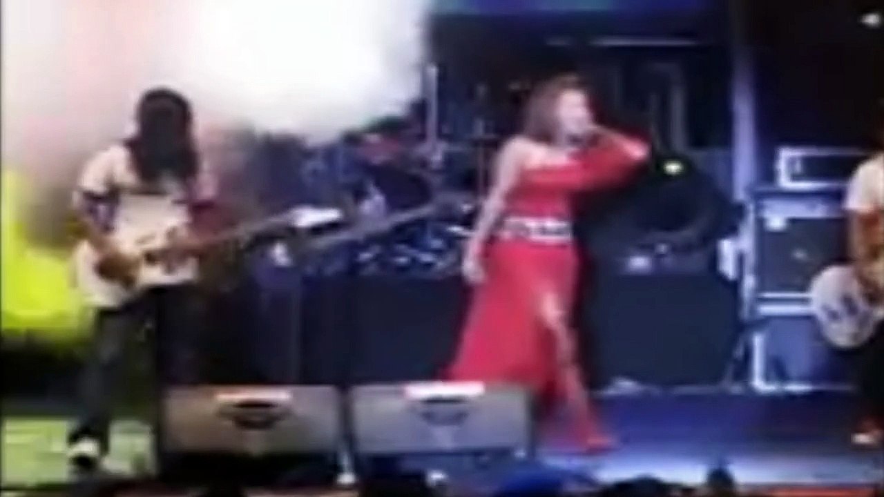 MAMA MUDA  HOT!!!! Ayu Ting Ting Goyangan ErotisPacar 5 Langkah Live Pacitan