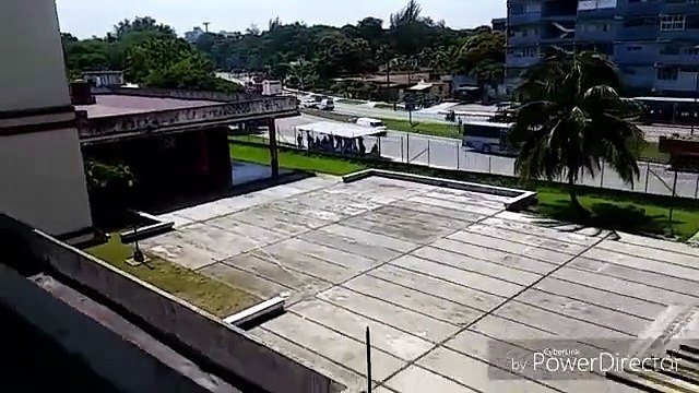 Madre cubana graba video de las malas condiciones en que encuente la escuela de su hijo