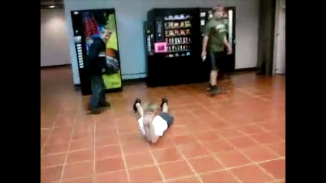 FUNNY TOP 10 KICK FAIL video 2012