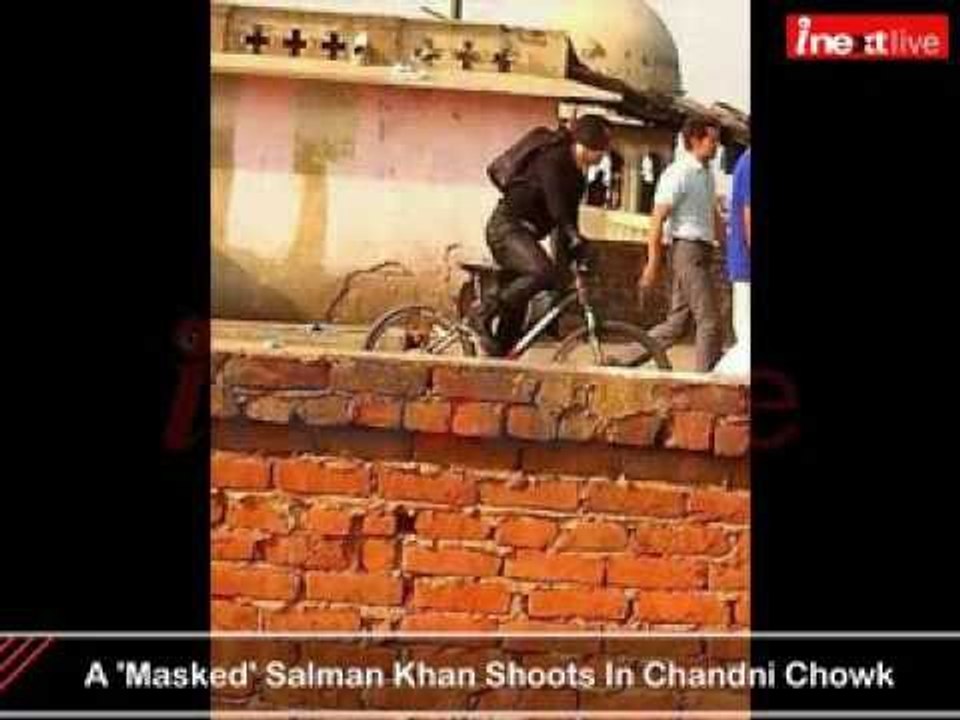 'Masked' Salman Khan Shoots In Chandni Chowk