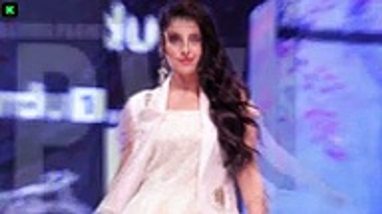 Sexy Ayeza Khan Cat Walk at Fashion Week 2016 top songs 2016 best songs new songs upcoming songs latest songs sad songs hindi songs bollywood songs punjabi songs movies songs trending songs mujra dance Hot songs - Video Daily