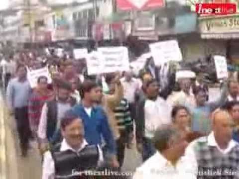Gorakhpur: Doctors protest against Kanpur incident