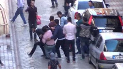 Samsun Gençlerin Kız Meselesi Yüzünden Kavgasını Vatandaşlar Güçlükle Ayırdı