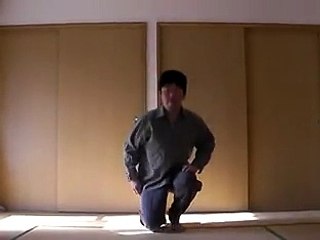 Il invente la technique la plus rapide au monde pour se déshabiller