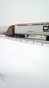 Авария грузовиков в Америке