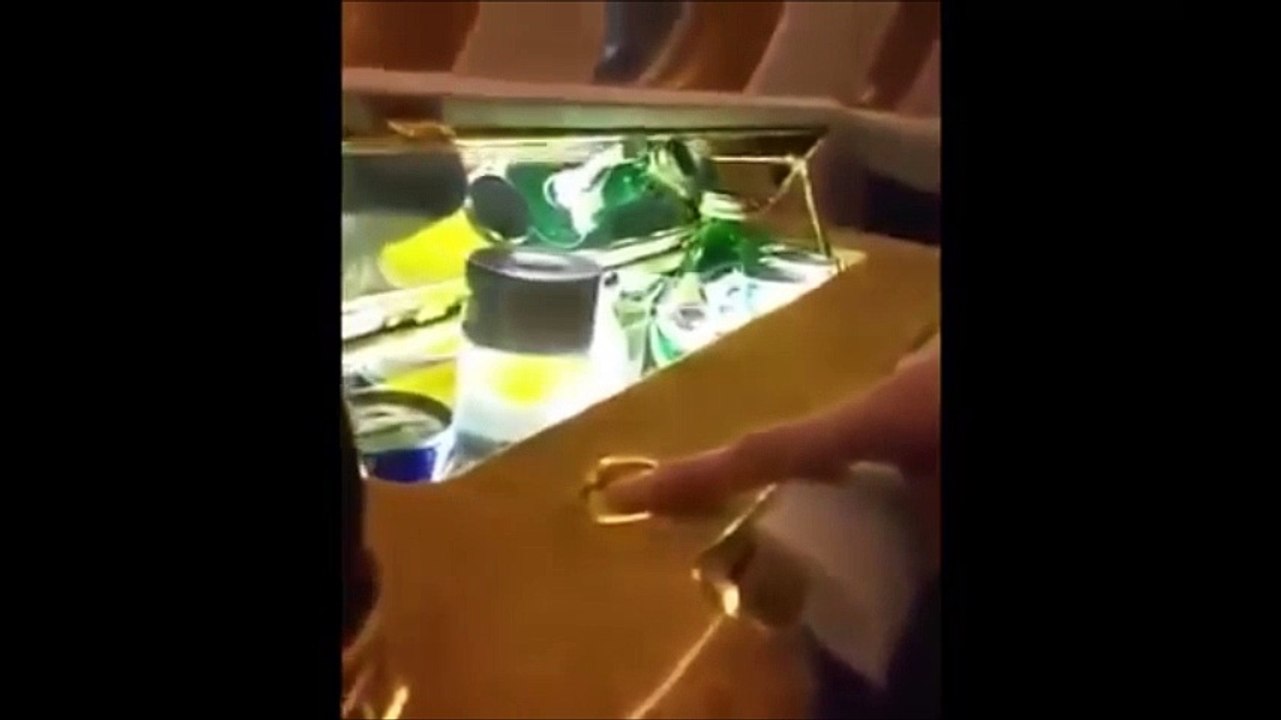 Waqar Zaka in Arab emerat flight