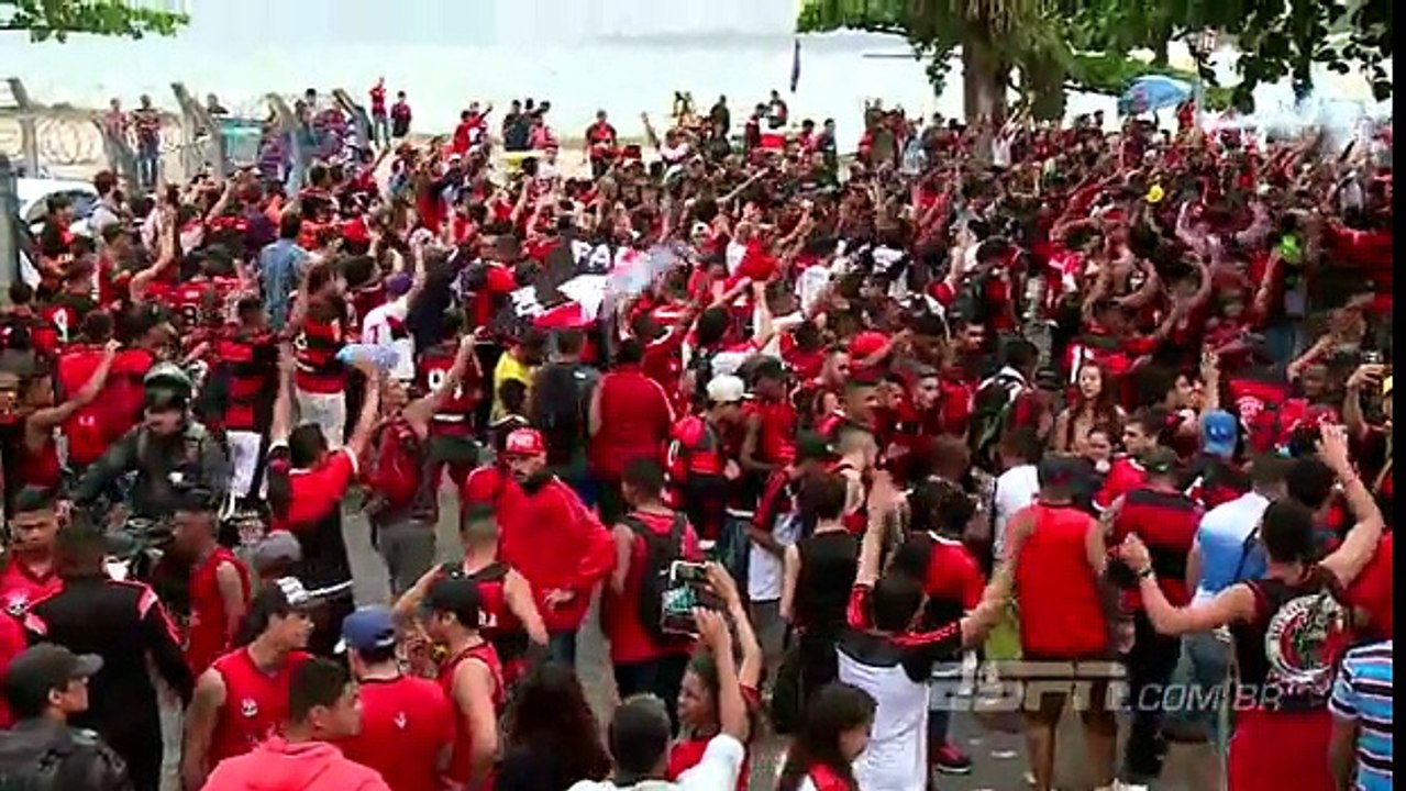 Flamengo pode até jogar sem a torcida, mas a torcida não fic