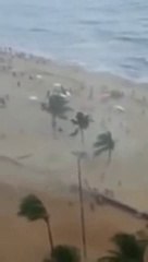 Les touristes assistent à une scène surnaturelle sur cette plage!