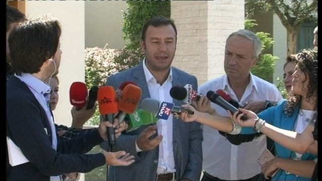 Eduard Shalsi debaton me gazetarin per ligjin e plehrave