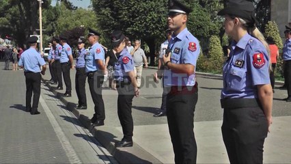 Report TV - Protesta kundër ligjit për mbetjet, masat e policisë