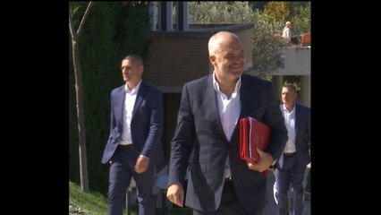 Report TV - Mungesa e Blushit në Asamble Rama: Nuk e di, s'me ra në sy