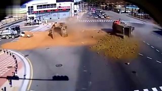 Dangerous Accident video  2016 (omg)