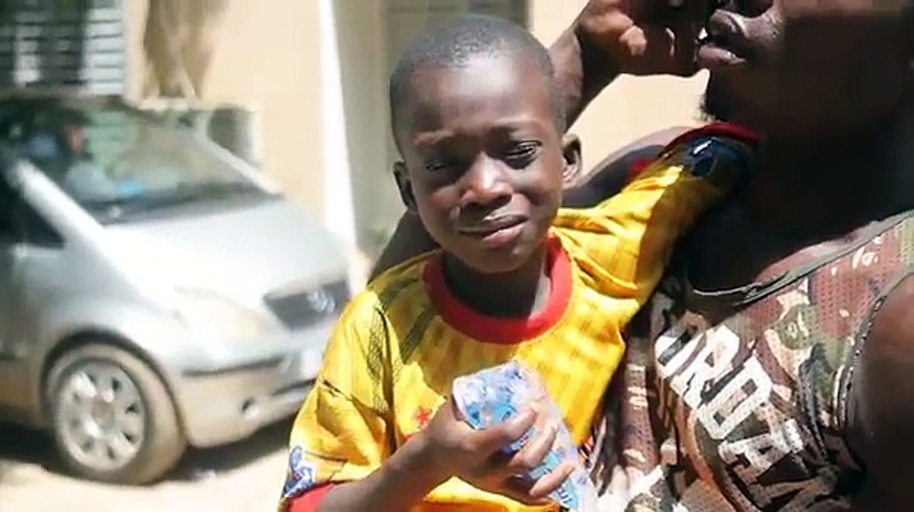 L’enfant enchaîné, retrouvé ce matin à Thiès se confie : « C’est mon père qui m’a…. »  Regardez