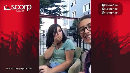 Yanındakine Yüksek Sesle Bağır