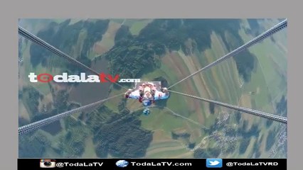 Un sueño hecho realidad: montan en Austria el megacolumpio más alto del mundo-video