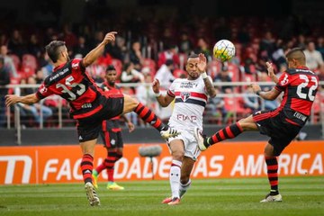 Descargar video: São Paulo e Flamengo empatam sem gols no Morumbi